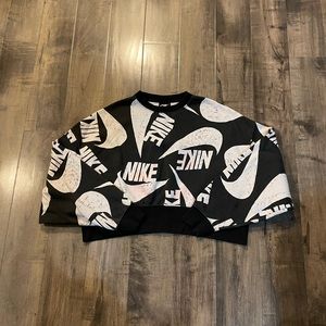 Nike Big Logo Crop